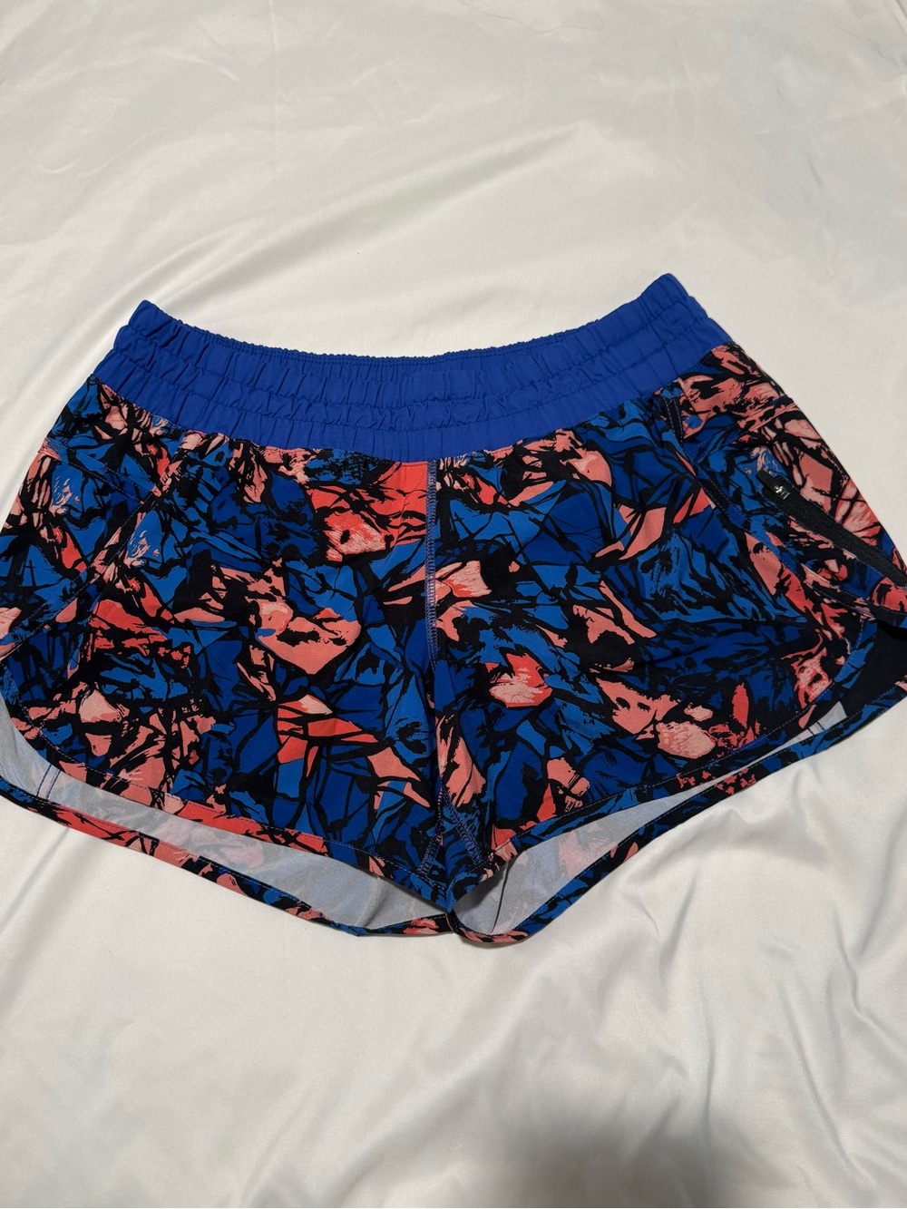 Lululemon Tracker Short IV (4-way Stretch) Paint Storm Harbor Blue Multi / Black